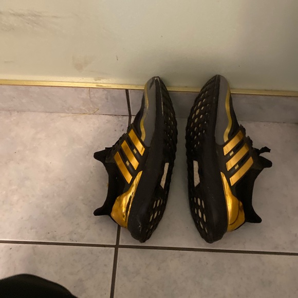 Ultraboost metallic gold - Picture 1 of 5